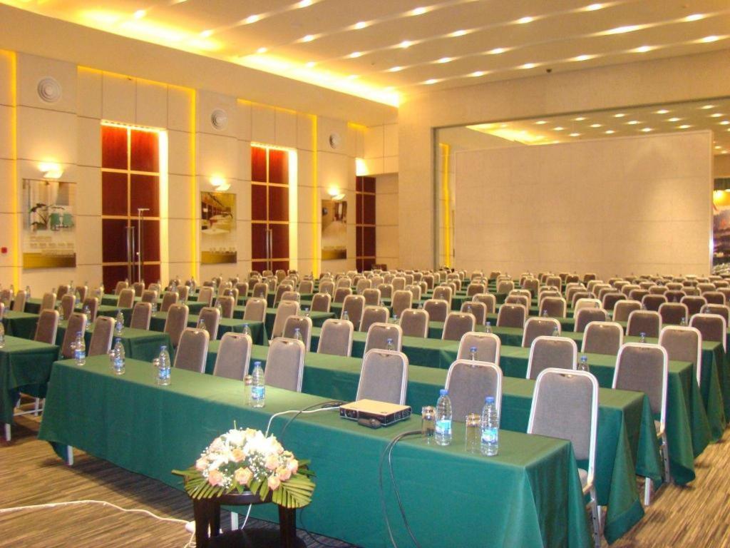 Jingjiang Inn Select Shanghai New Hongqiao Buitenkant foto